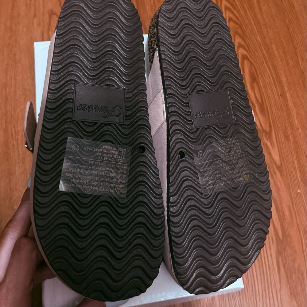 FOREVER LINK SHOES - BERK-64 Clogs - Picture 4 of 4